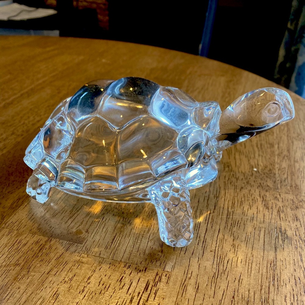 Glass turtle figurine or paperweight